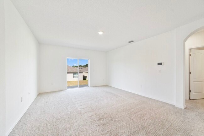 Building Photo - 121 Sunny Day Wy