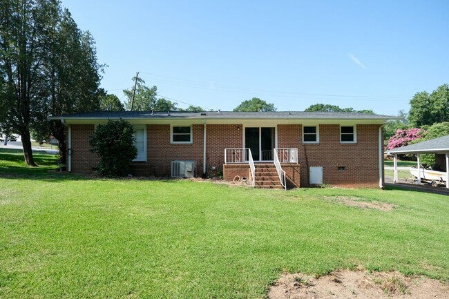 Building Photo - 6 Hardale Ln