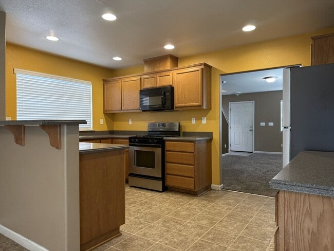 Building Photo - Beautiful Two-Story Home in Desirable Bellevue Ranch!