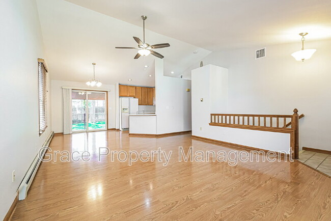 Building Photo - 2586 E 125th Pl