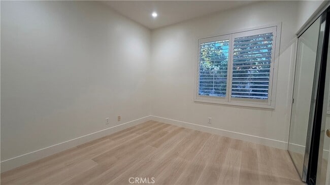 Building Photo - 449 Ridgeway