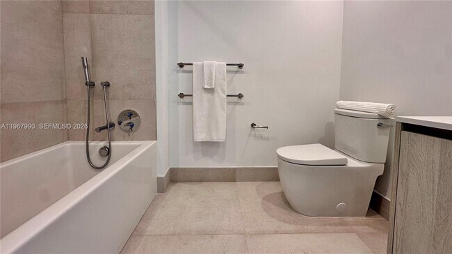 Building Photo - 9201 E Bay Harbor Dr