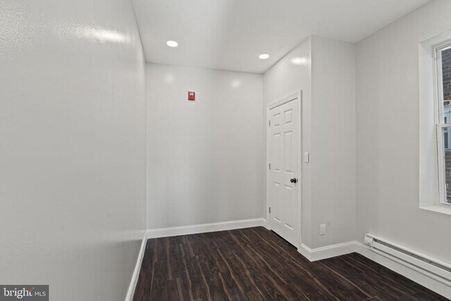 Building Photo - 5237 Chester Ave