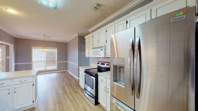 Building Photo - Wonderful 4 bedroom, 3 bath home in Grand Oaks Millbrook