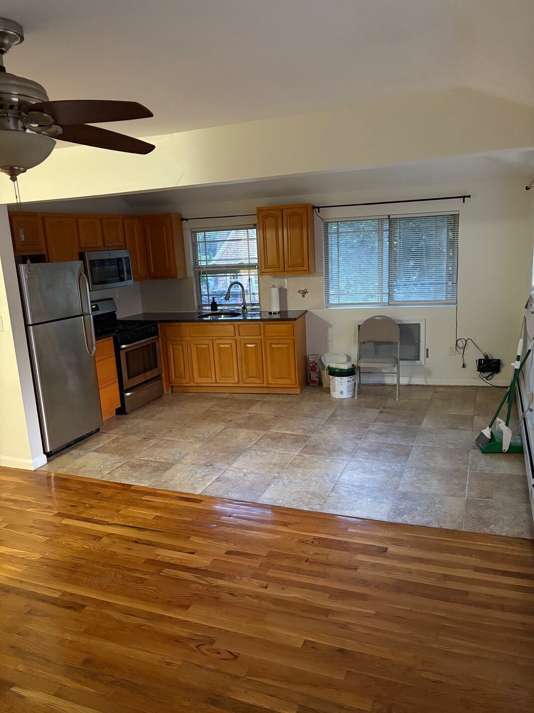 kitchen/dining - 13551 223rd St