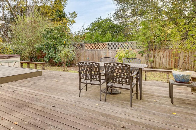 Building Photo - 158 Sierra Pl