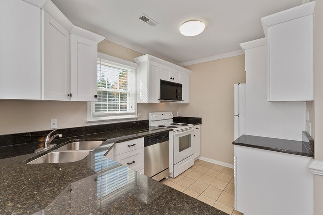 Building Photo - 103 Turnbridge Ln