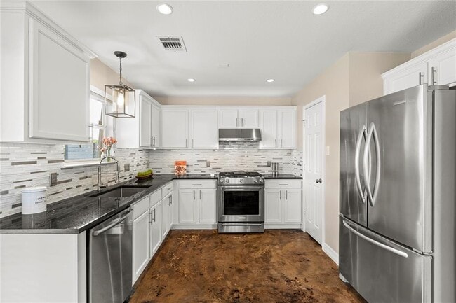Building Photo - 14621 Ginseng Cove