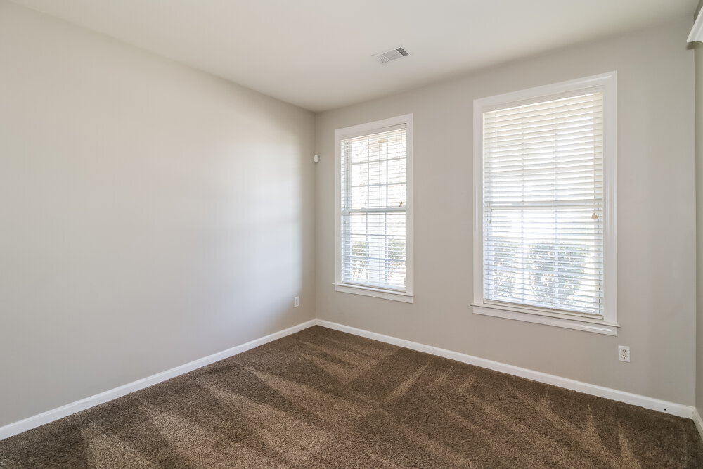 Building Photo - 2528 Mockingbird Ln