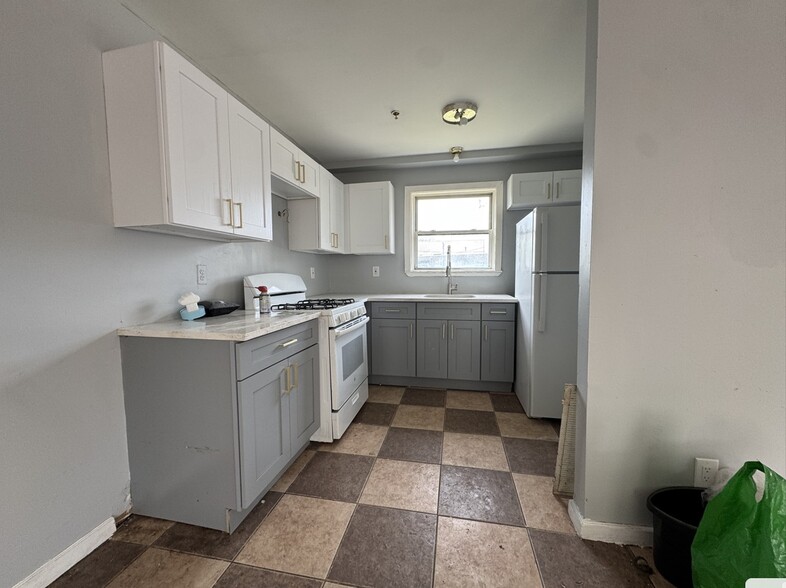 Primary Photo - 78 Bergen Ave