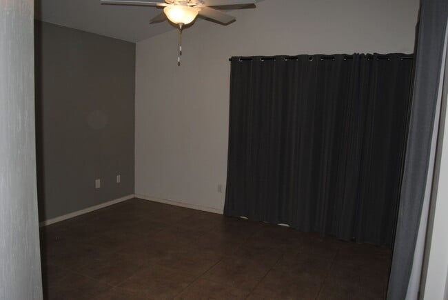 Building Photo - 3025 Starside Dr