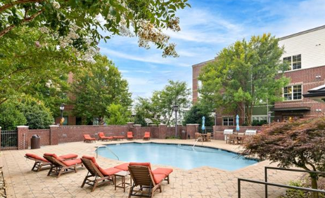 Pool area with barbecue and pool house - 42 Schenck Pky