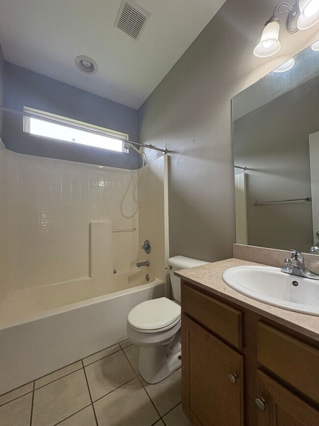 Building Photo - 5287 Promenade Dr