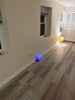 Building Photo - 42 S Cherry St