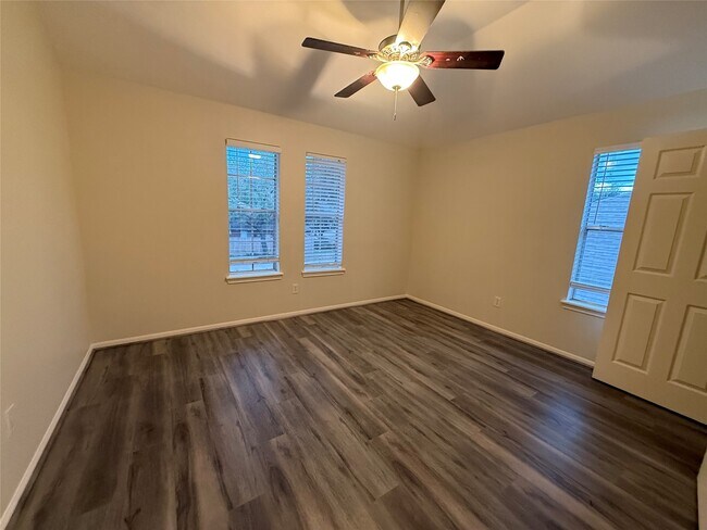 Building Photo - 12919 Deer Cove Ln