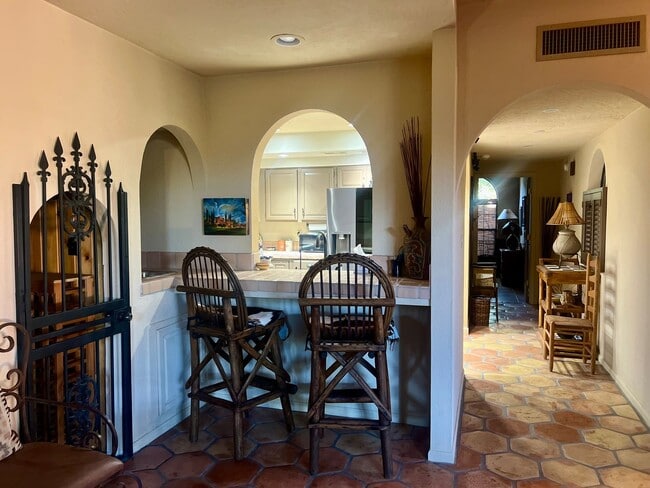 Building Photo - Golf course location with Fitness Center F...