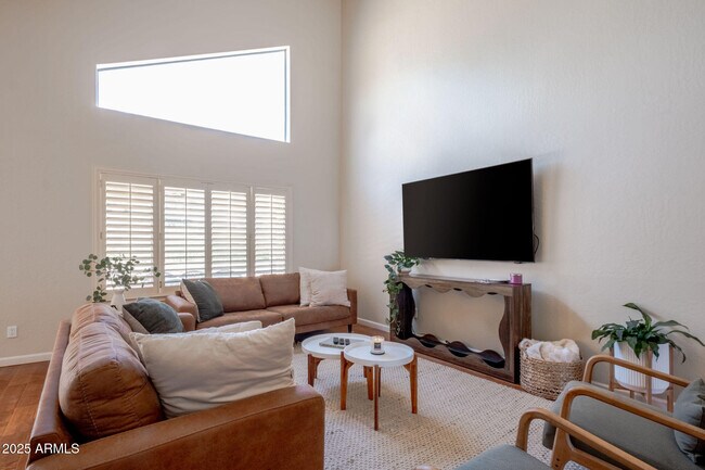 Building Photo - 8842 E Palm Ridge Dr
