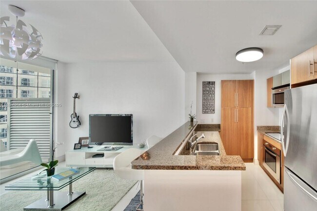 Building Photo - 300 S Biscayne Blvd