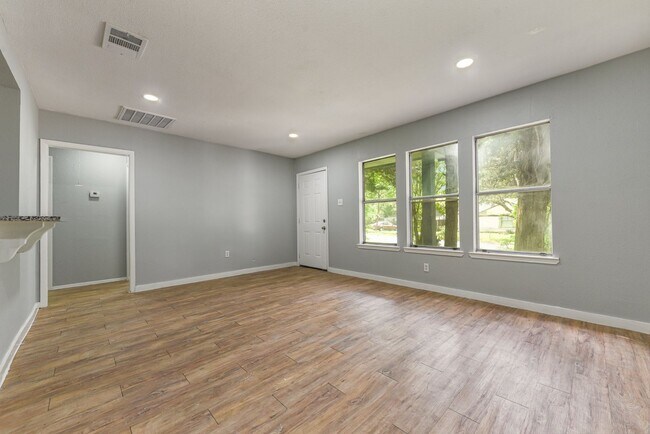 Building Photo - 8323 Lapanto Ln