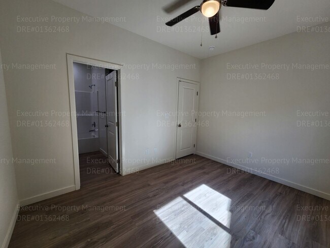 Building Photo - 8521 Grandy St