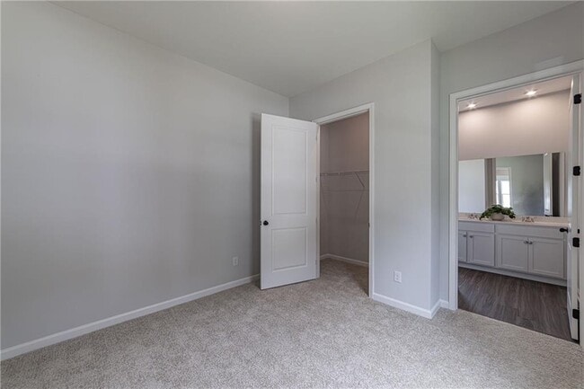 Building Photo - 212 Birchwood Row