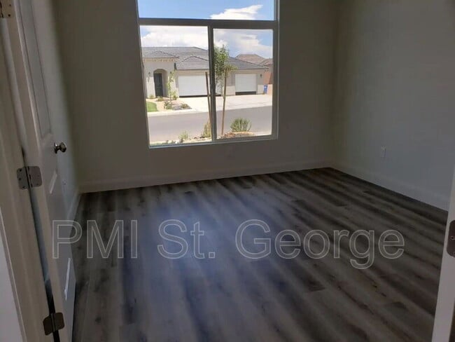 Building Photo - 3226 E 2930 S