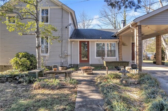 Building Photo - 225 S Park St