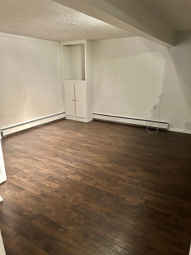Building Photo - Cozy 1 Bed 1 Bath Apartment