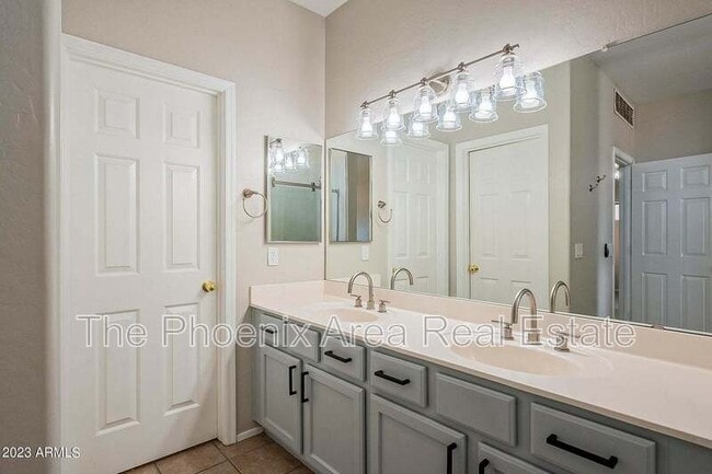 Building Photo - 7601 E Roosevelt St