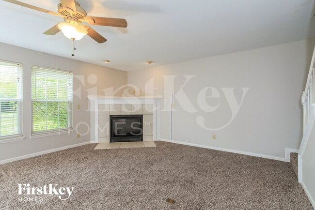 Building Photo - 634 Ellen Dr