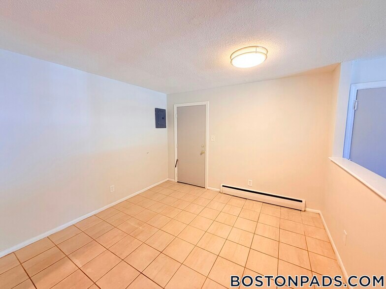 Building Photo - 44 Westland St