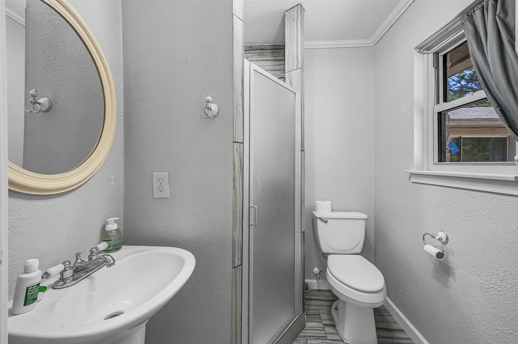 Bath with shower - 3806 Tilson Ln