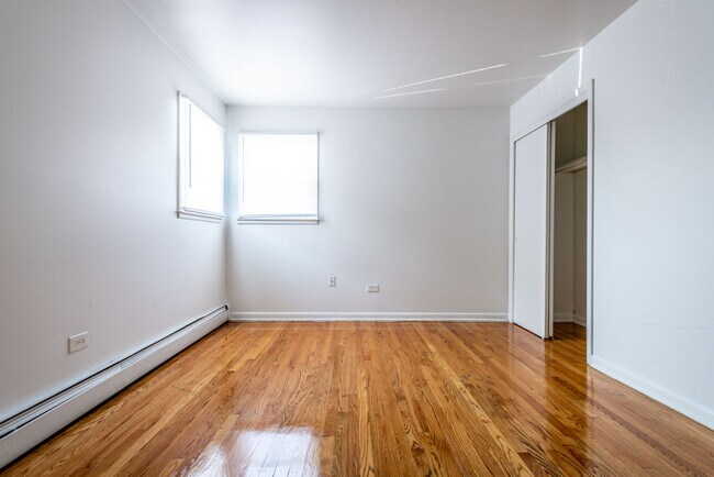 Building Photo - 2066 W 135th