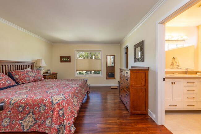 Building Photo - 1113 Sunnyglenn Ave