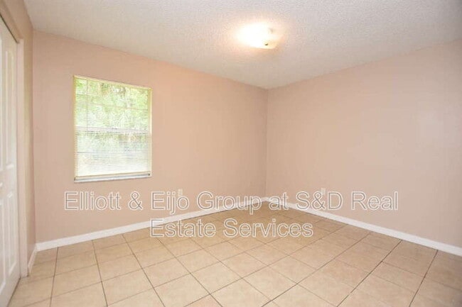 Building Photo - 774 Zella Ln
