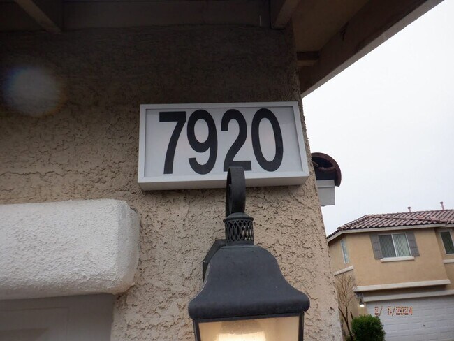 Building Photo - 7920 Windhamridge Dr