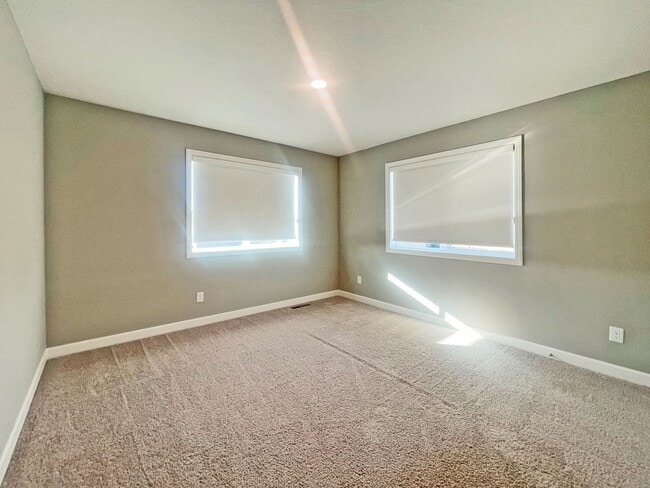 Building Photo - Sparkling Like-New 2-story w/ Full Walkout on Pond with Office-Bedroom 6, Pets OK!