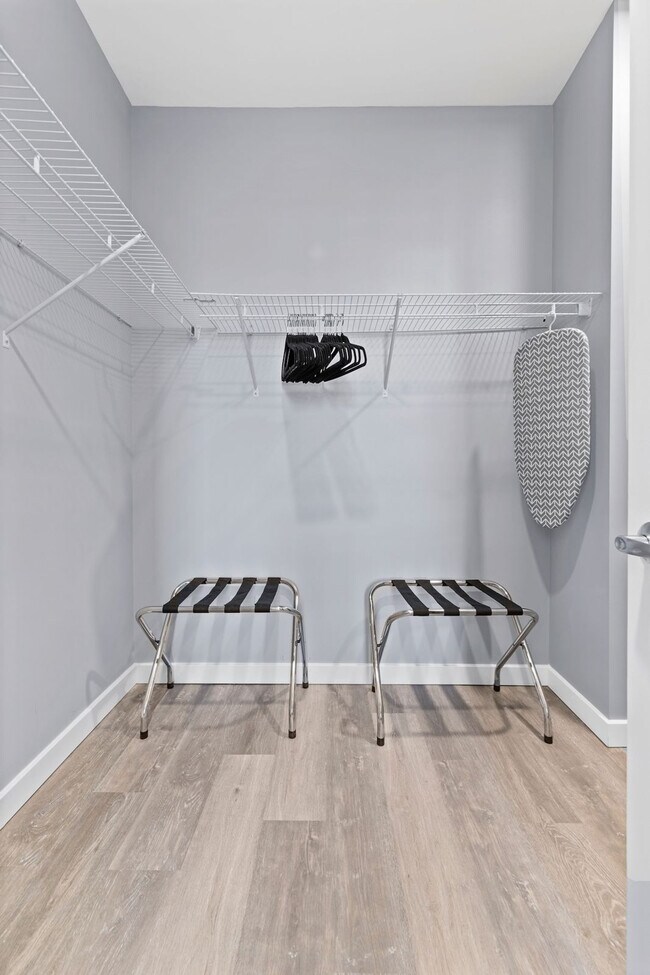 Building Photo - 95 Broadway-SI ID1240351P