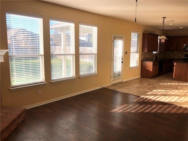 Building Photo - 20625 Farm Pond Ln
