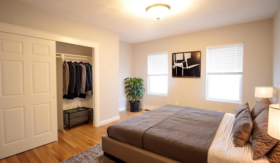 Building Photo - 1429 Cambridge St