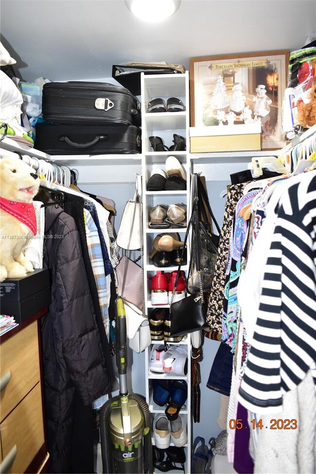 Building Photo - 8590 Sunrise Lakes Blvd