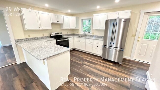 Primary Photo - Newly renovated 4BR/3BA home Lebanon, NH $...