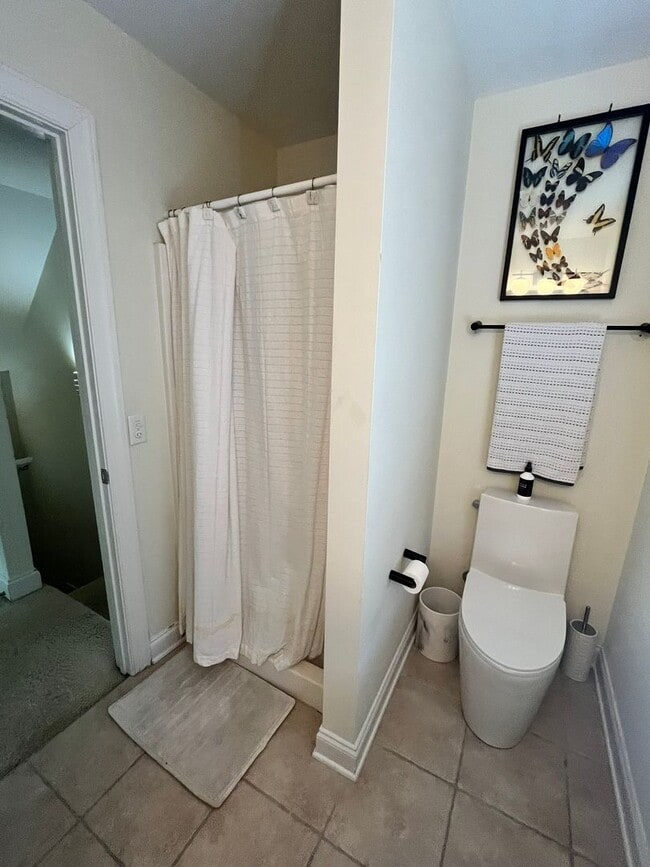 Building Photo - 724 Royal Bonnet Dr