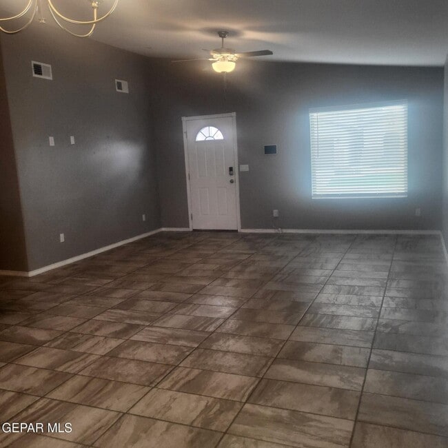 Building Photo - 14901 Tierra Isaiah Ave