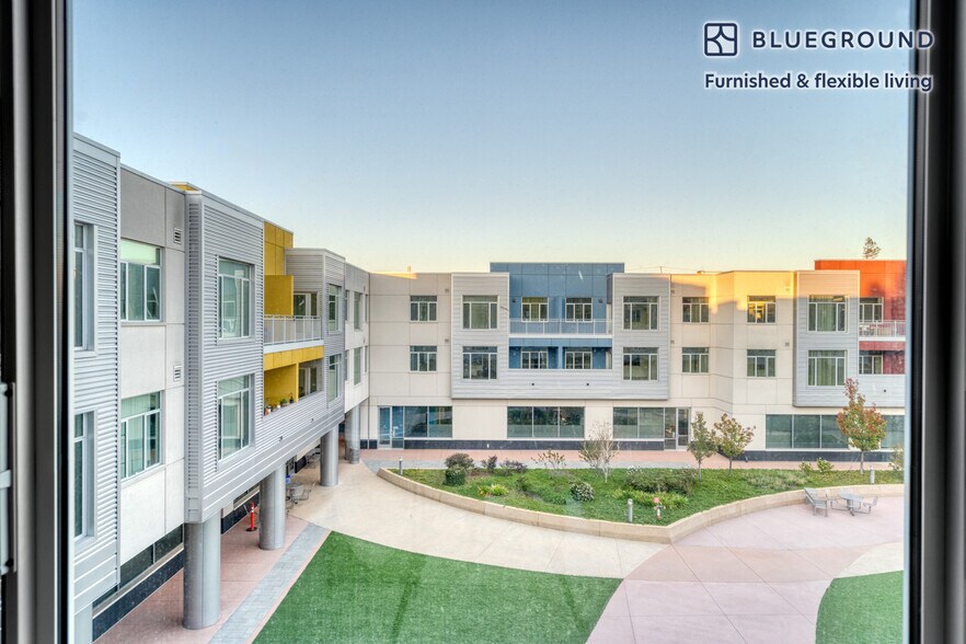 Building Photo - 2865 Park Blvd