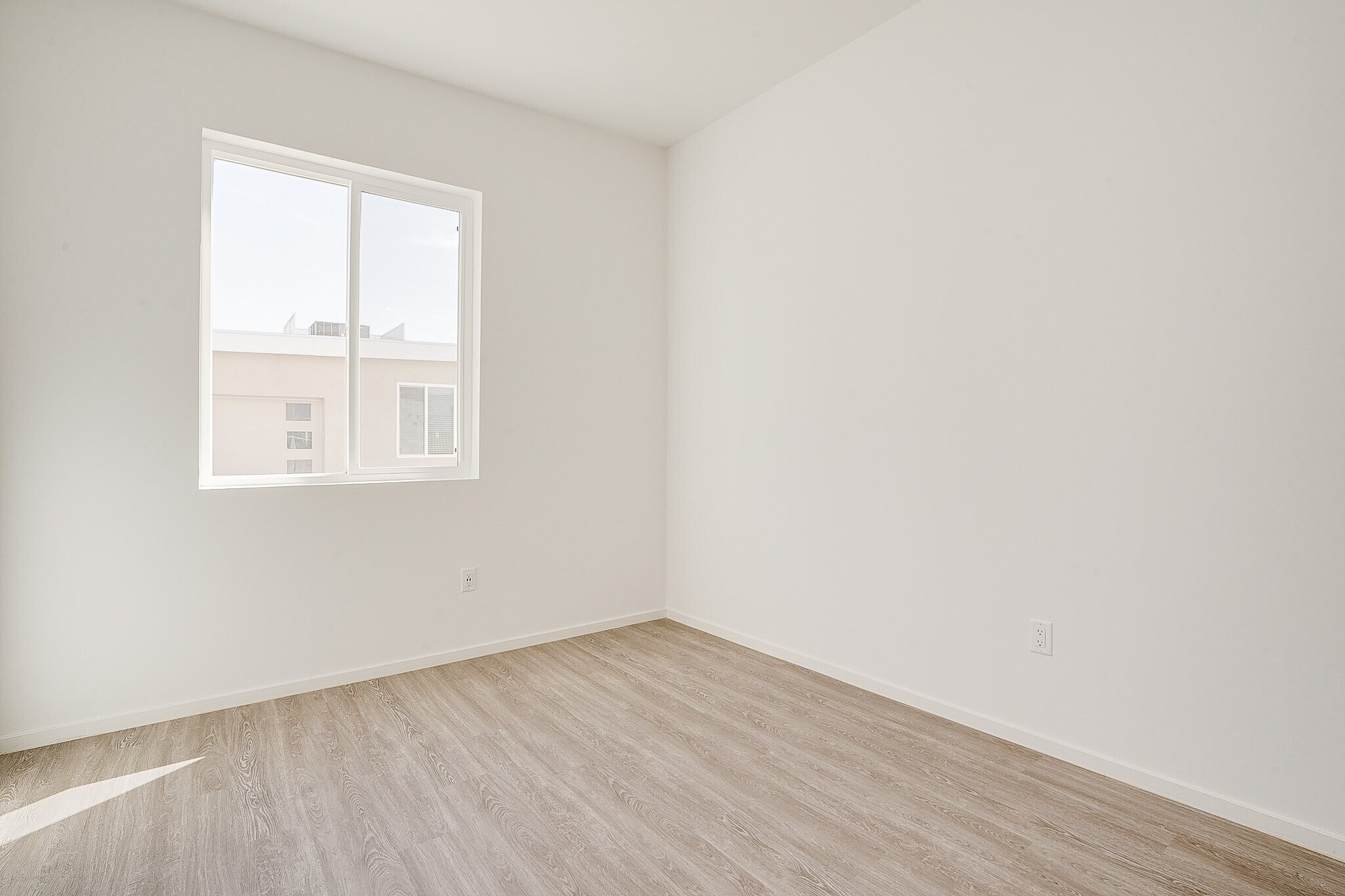 Prime Suite - 8665 E Ultra Dr