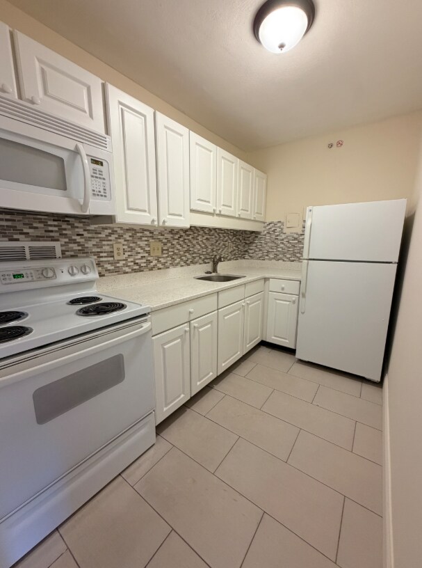 Building Photo - 16 Monmouth Ct