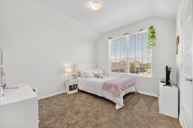 Building Photo - 2209 Barx Dr