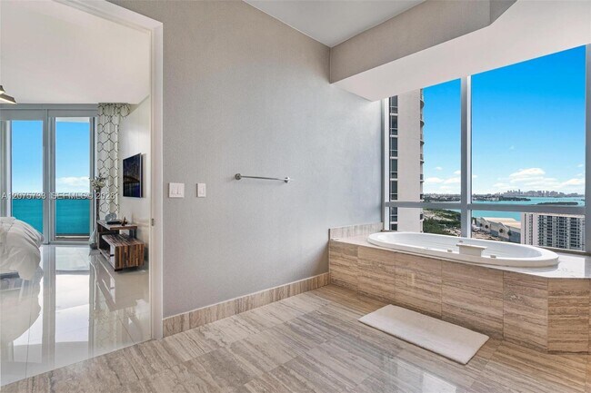 Building Photo - 16001 Collins Ave
