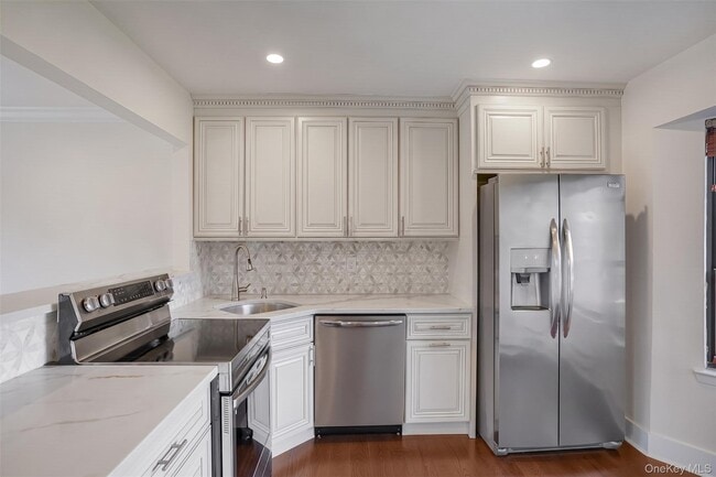 Building Photo - 85 Rhett Dr